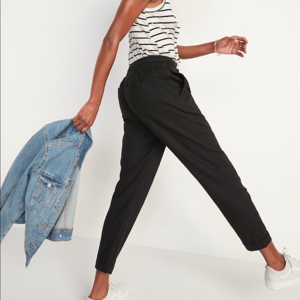 NWT High-waisted Cropped Jogger Pants